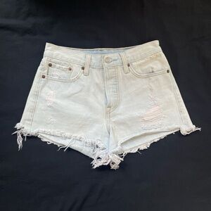 Levi’s Light Wash Distressed Jean Shorts Size 25